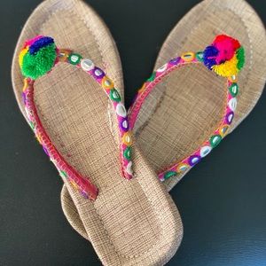 Light, comfy and stylish summer slippers